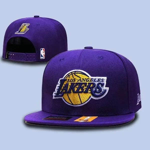 New Era NBA Los Angeles Lakers 9FIFTY Snapback Cap Purple Embroidered Team Logo Adjustable Flat Brim Basketball Hat for Men and Women, Streetwear Hip Hop Limited Edition Collection
