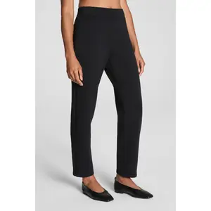 AirEssentials Slim Straight Pant