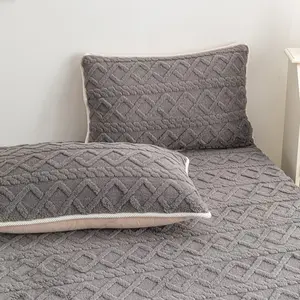 2pc Velvet Pillowcases, Anti-Static, Universal Pillowcase Protector, Soft Skin-Friendly Quilted Pillowcases, All Seasons