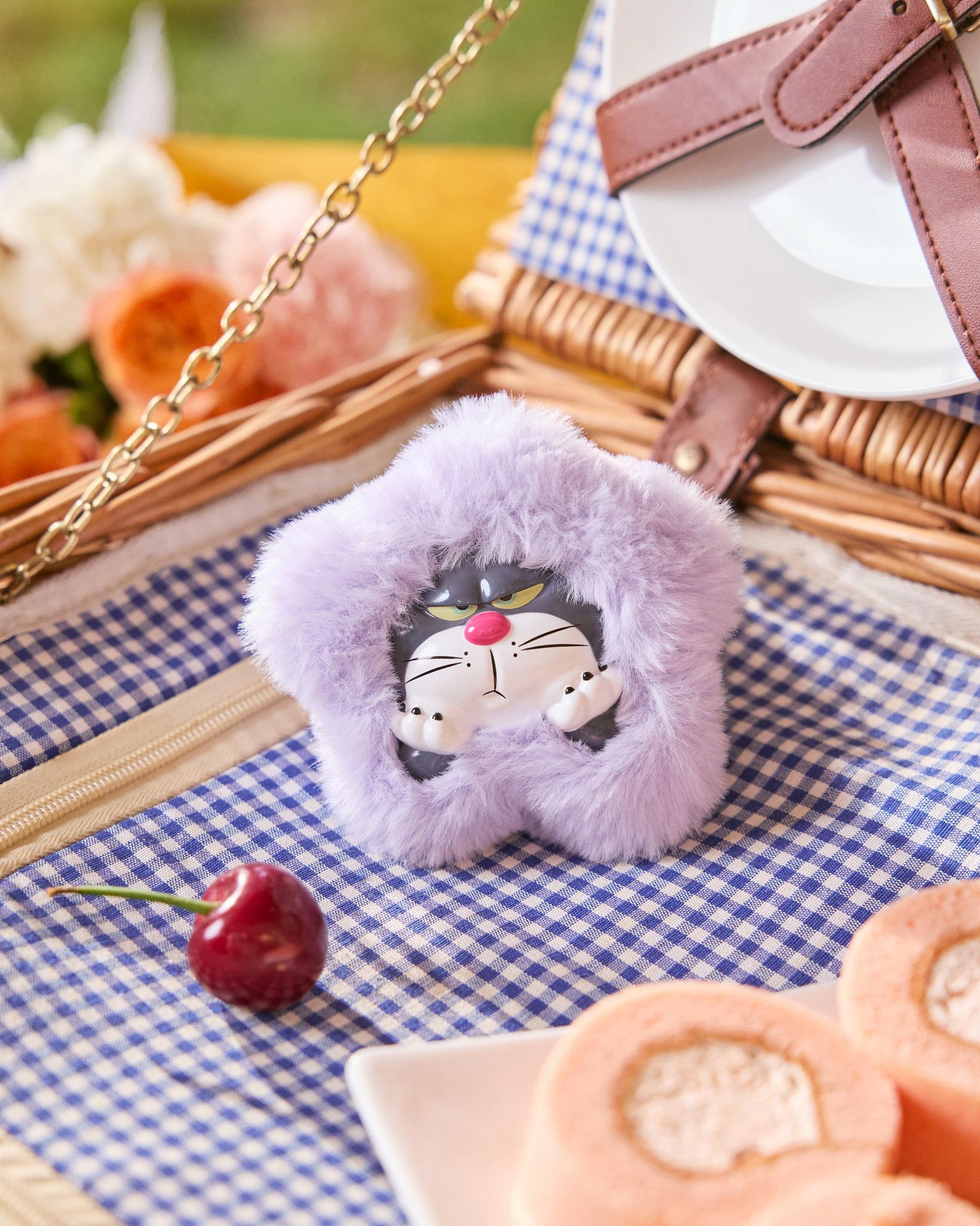 Disney Plush Season Series Flower Papa Blind Box Pendant - Disney Co-Branded Strawberry Bear & Dumbo Toy Pendant, a Surprise Gift for Friends, Bag Pendant & Keychain