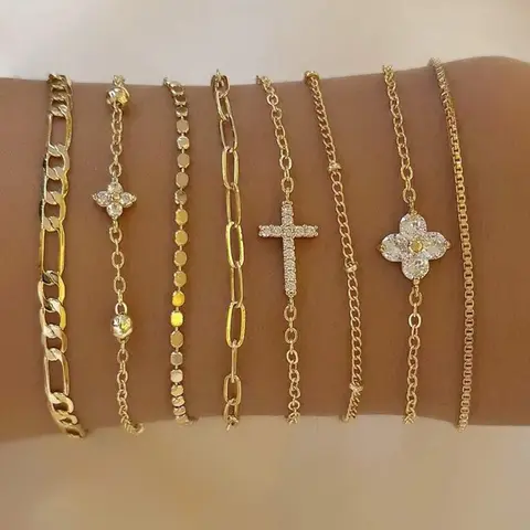 8-Piece Fashion Layered Clover Cross Bracelet Set, Elegant Chain Bracelets, Minimalist Luxury Jewelry for Women, Multilayered Stackable Bracelets, Fashionable Style, Stacked Bracelets