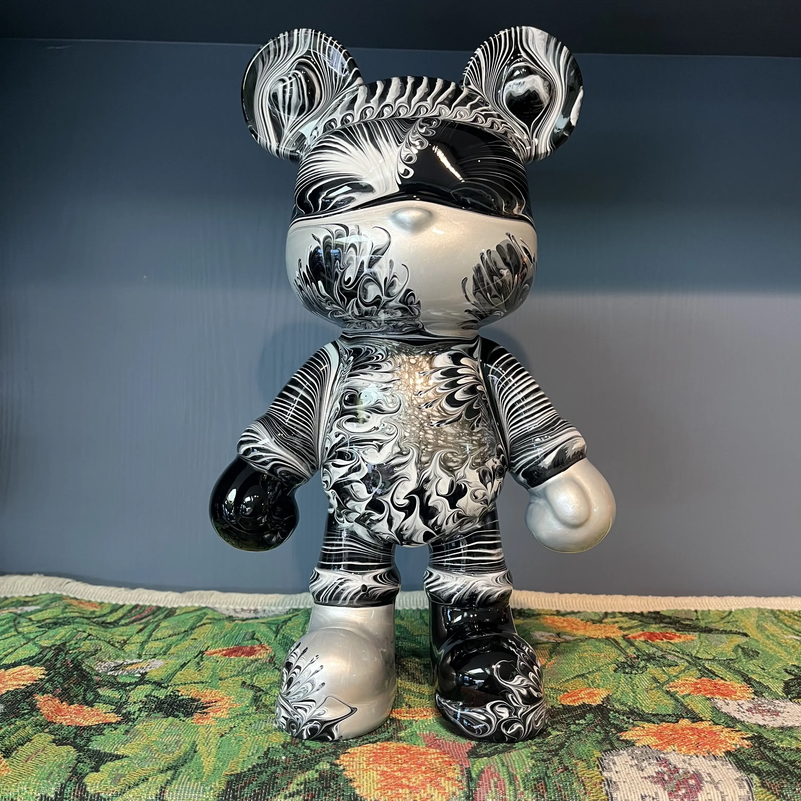 Handmade fluid bear, creative DIY fluid bear ornament, stress-relief hand-painted craft, home decor gift, money jar