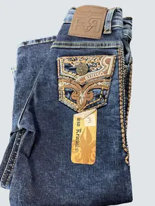 Vaquero Jeans with Embroidered Pocket Design Distinctive Logo Patch Classic Comfortable Fit Versatile Stylish Wear for Men
