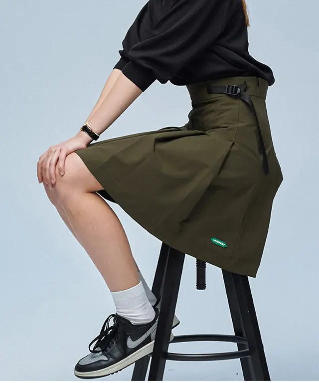 LE SONNET Minimal Pleats Skirt - Khaki