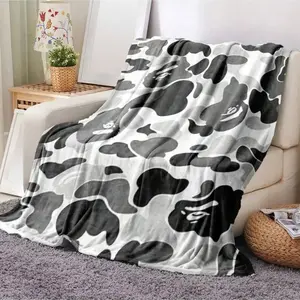 Camouflage Flannel Blanket Soft Polyester Knitted Digital Print Warm Modern Throw Plush Cozy Textured Essential Sofa Decor Masculine Rustic Lodge Style Durable Comfort
