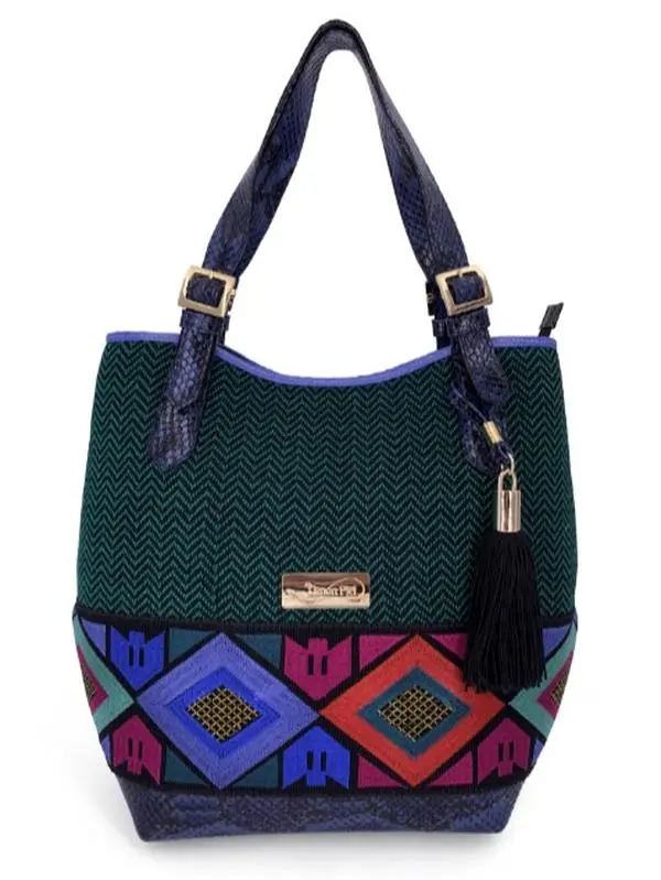 Artisan Crafted Elegance: Uniting Embroidery & Leather for Exquisite Handmade Purses