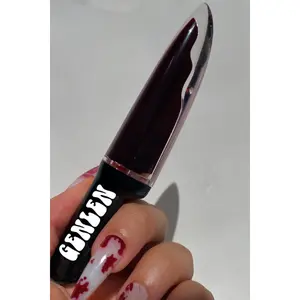 VAMPIRE LIP STAIN