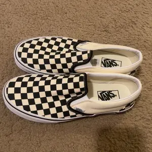 Vans Unisex Classic Slip-On Checkerboard Low Top Shoe