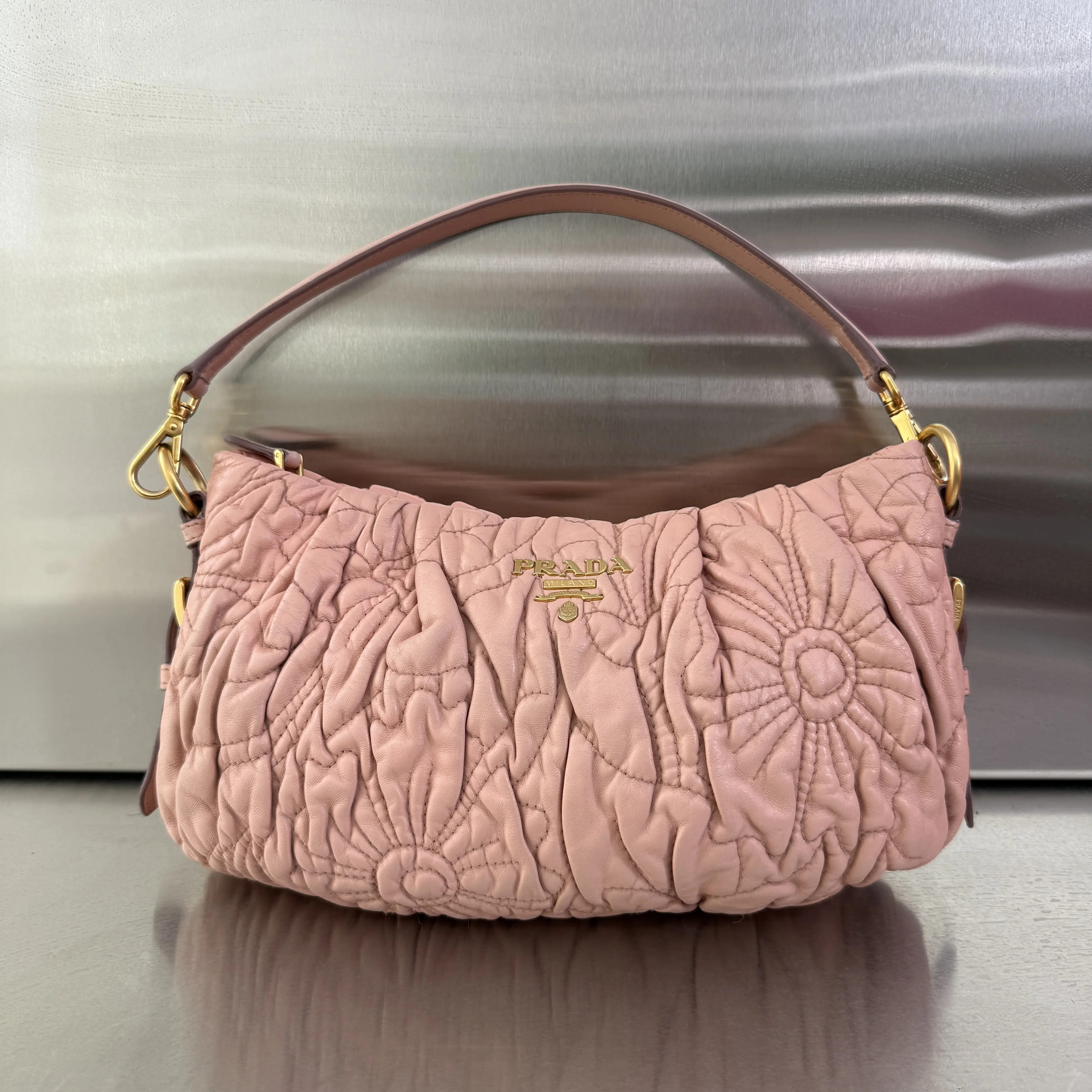 Pre-owned Calfskin Shoulder Bags Prada Nappa Gaufre Shoulder Bag Pink