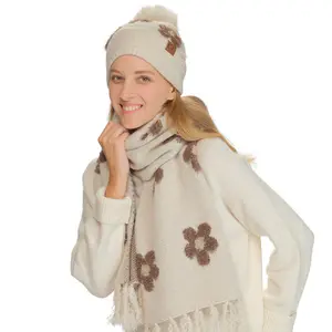 C.C Daisy Pattern Knit Scarf – A Charming and Cozy Floral Accessory, Perfect for Adding a Touch of Nature-Inspired Elegance warm scarf casual soft