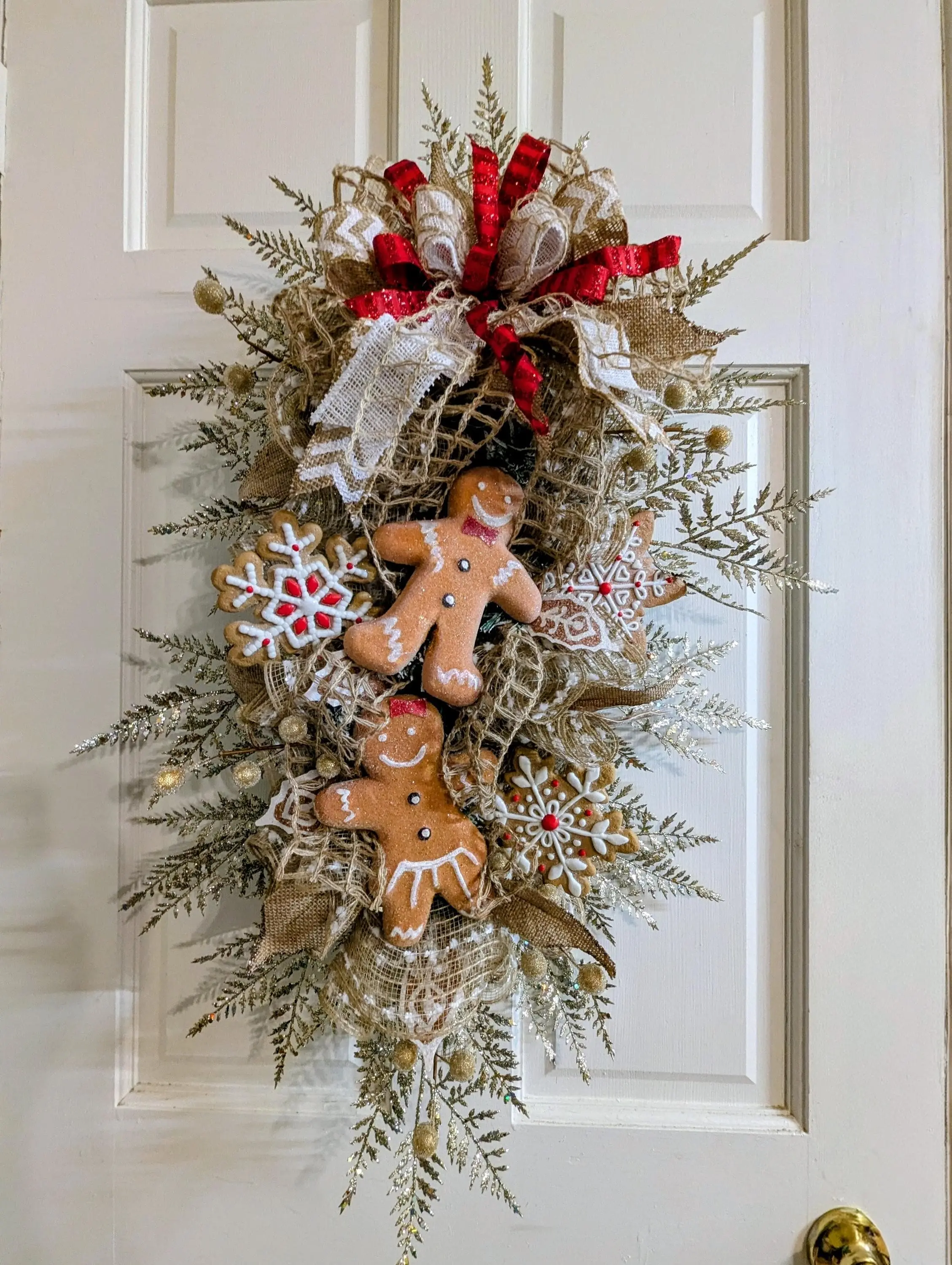 Christmas Gingerbread Man Swag Wreath