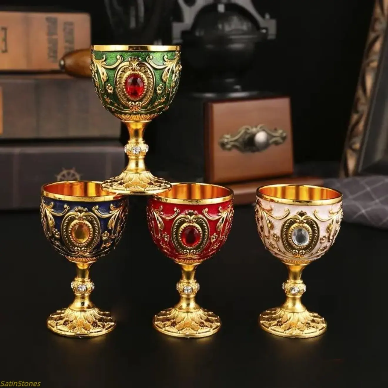 Vintage Textured Metal Shot Cup, 30ml Retro-Look Mini Goblet, Portable Unisex Drinkware for Parties