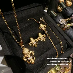 Italian Retro Brushed Iris Gemstone Necklace Vintage 18K Gold Plated Iris Petal Zircon Bracelet