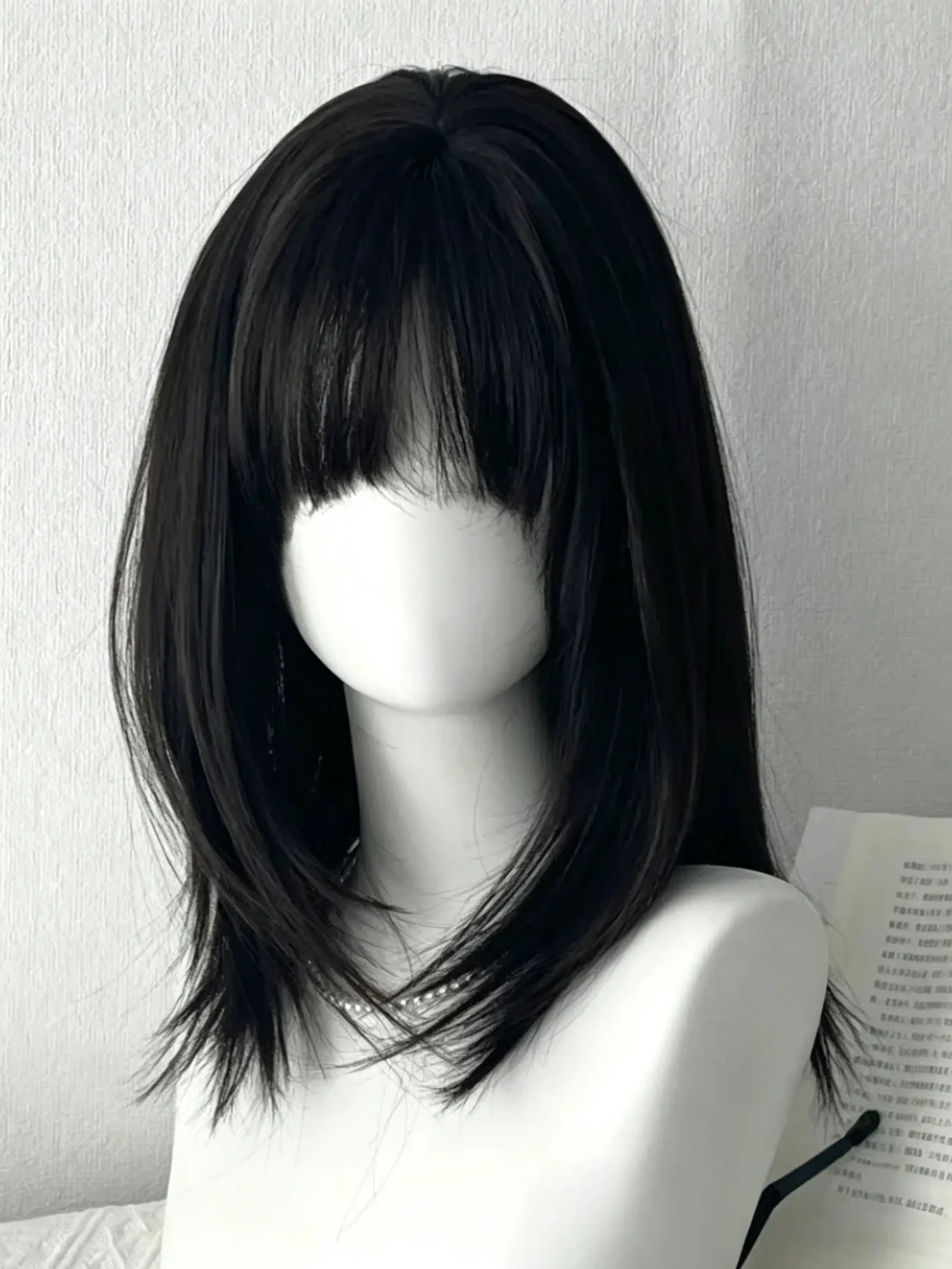 Y2K Wig for Women Black Medium Short Straight Hair Natural Simulation Daily Use Wig with Bangs Short Hair Bob Wig Straight Synthetic Fiber Wigs Hairstyle Wigs