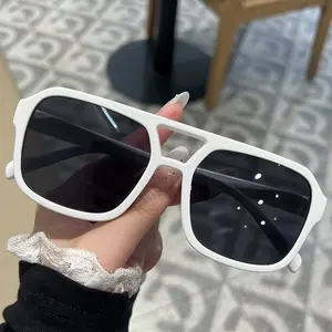 Oversized Retro Sunglasses for Women, Face-Slimming Lightweight PC Frame with Anti-UV Protection, Anti-Uv Women's Sunglasses, Chic Women's Sunglasses