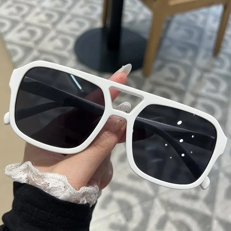 Oversized Retro Sunglasses for Women, Face-Slimming Lightweight PC Frame with Anti-UV Protection, Anti-Uv Women's Sunglasses, Chic Women's Sunglasses