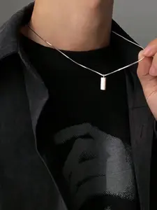 Square Pendant Necklace Simple Fashion New Platinum Stainless Steel Clavicle Chain Unisex Punk Silver Color Party Couple Gift Minimalist Chain