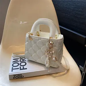 Women's Chic Quilted Stitch Small Square Purse for Women, Trendy Shoulder and Crossbody Bag, Elegant Top Handle Handbag for Daily Chic Look