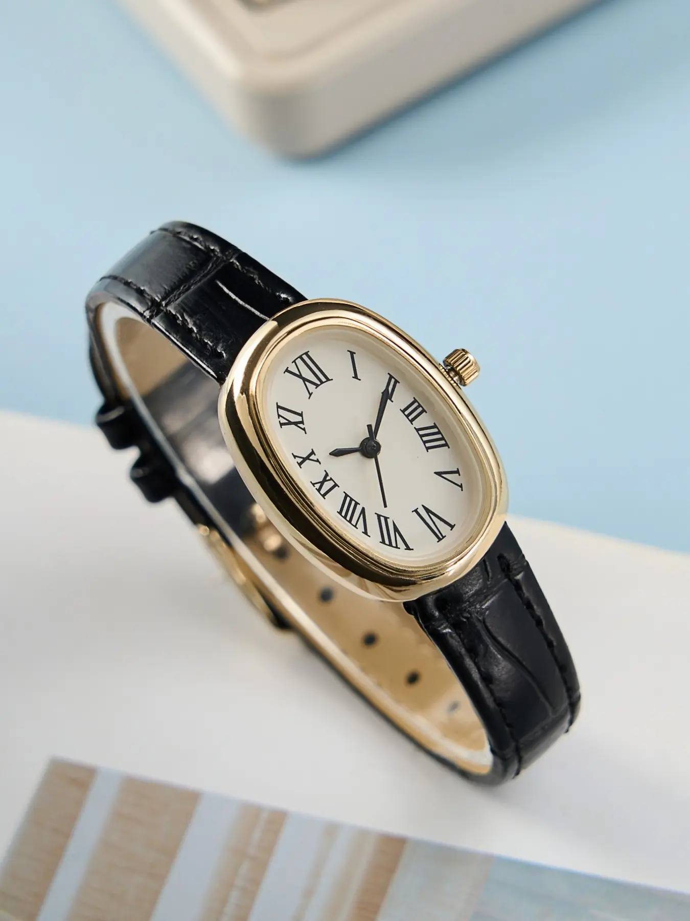 Women's Quartz Analog Watch, Elegant Dial, Dial Rectangle Shape, Alloy Case Mineral Glass, Casual Style Clasp Closure, All Seasons Wear