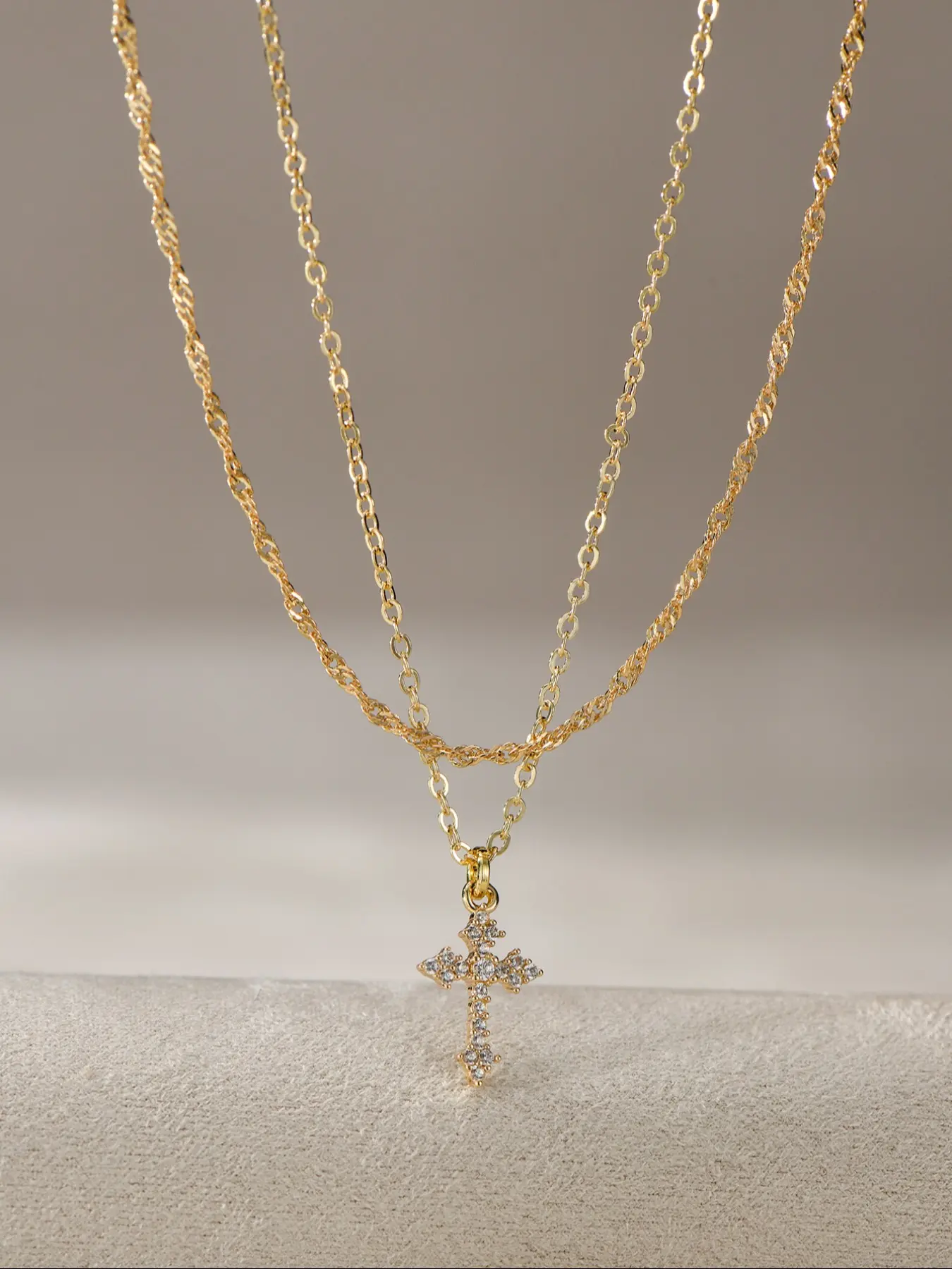 Elegant Cross Pendant Necklace Set for Women, Stylish Copper Chain Exquisite Jewelry Gift, Versatile Design for All Seasons, Luxury Combination Pack, Cuban Link Necklace, Cross Necklaces