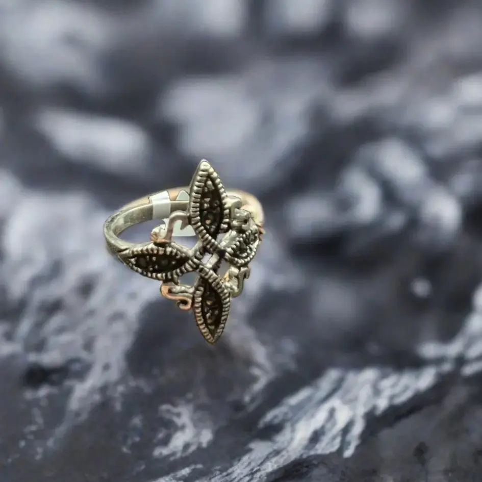 Witches Knot Ring