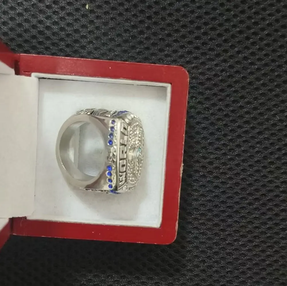 HY 2013 RING AND BOX SET