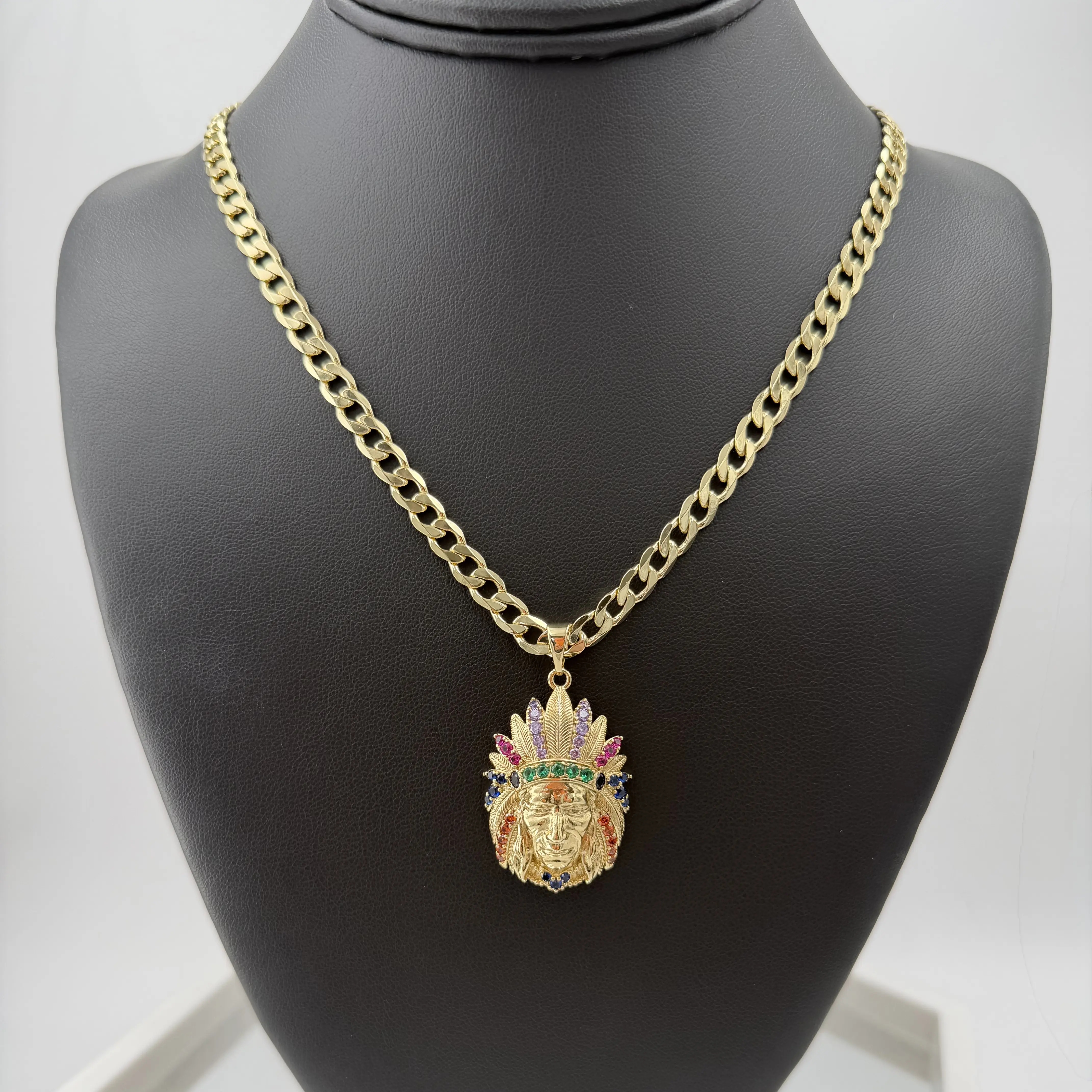 Cadena con dije del indio
