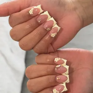 10pcs Y2K hip-hop style Handmade nail art set, including nude, white, and yellow French manicure tips, 3D hand-carved flowers, and acrylic press-on nail tips decorated with gold beads.Suitable for Women and Girls Party, Daily Wear, Gifts