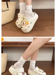 Cute Cartoon Decorative Holes Shoes, Soft Sole Anti-Slip Thick Bottom Garden Shoes, European and American Style, Comfortable and Stylish