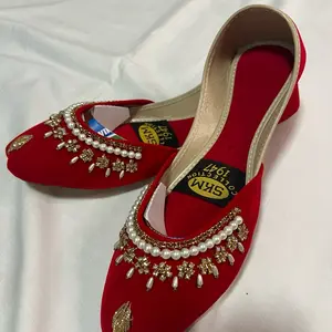 Jutti Indian Shoes - Comfortable Round Toe Sandal for Women, Ideal for Weddings & Everyday Wear, Vibrant Designs & Intricate Embroidery. (NO REFUND OR EXCHANGE)