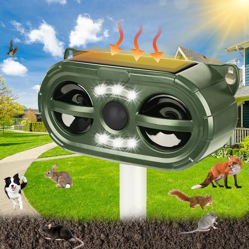 Solar-Powered Animal Repeller with Voice Alarm & LED Flashing Light, Solar Animal Repellent, Effective Rat Deterrent for Orchards & Vegetable Gardens, Home Pest Control