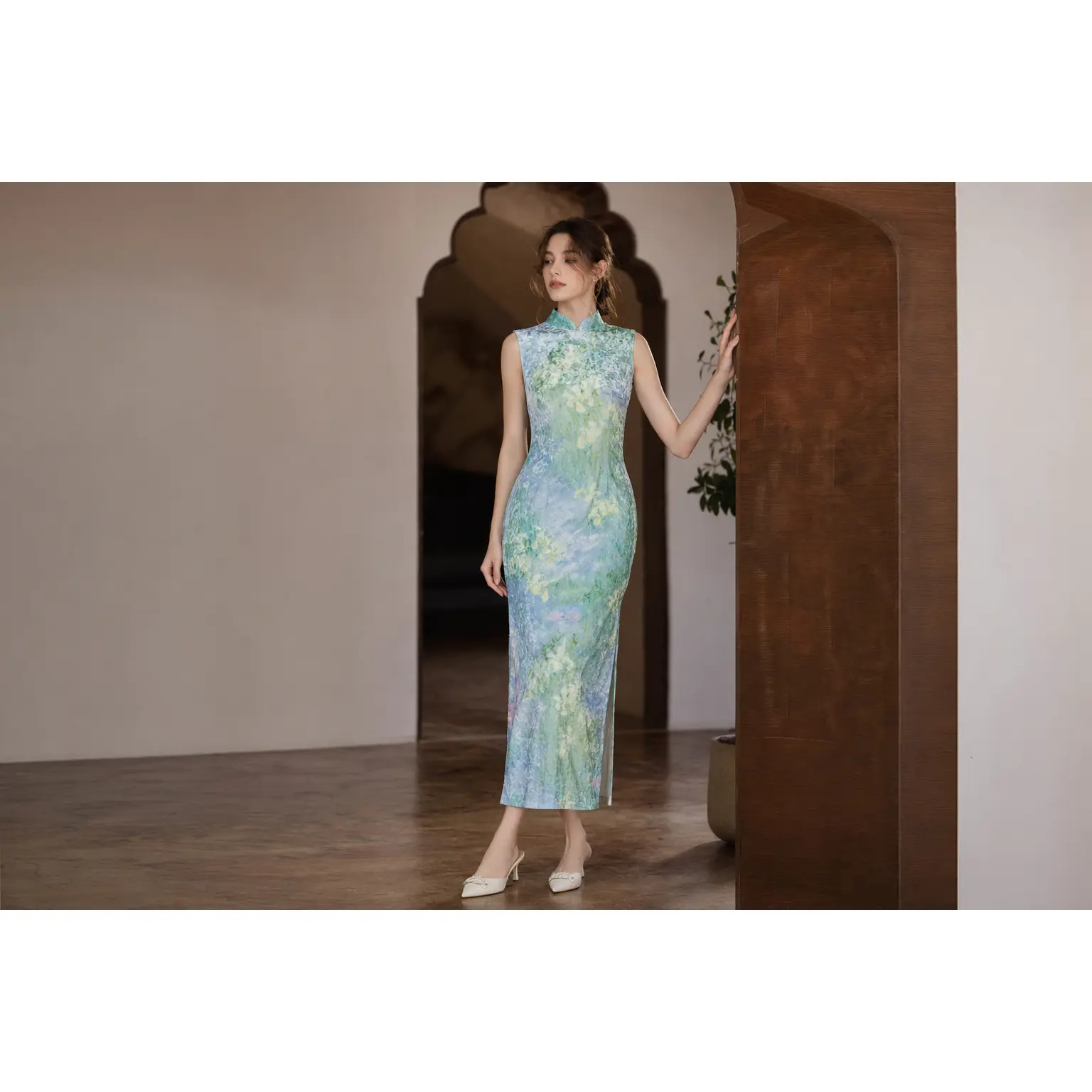 Celadon Botanical Sleeveless Qipao Dress | Neo-Chinese Cheongsam, Fitted Silhouette, Elegant Daily Wear, Garden Party