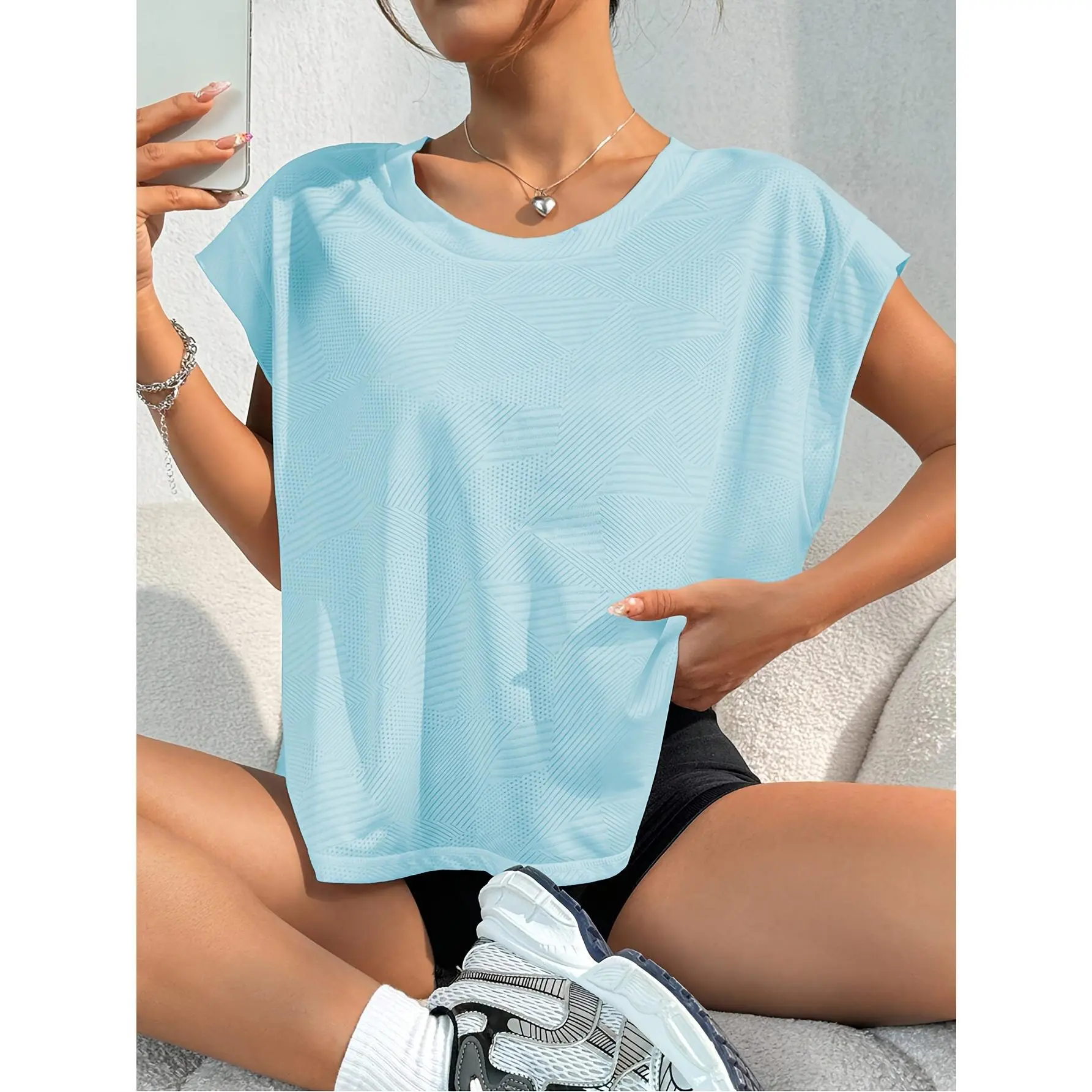Women's Sports T-Shirt, Short-Sleeve Backless Cut-Out Loose-Fit Tshirt, Breathable Comfortable Daily Casual Sports Top (Size S), Activewear Sports T-Shirt