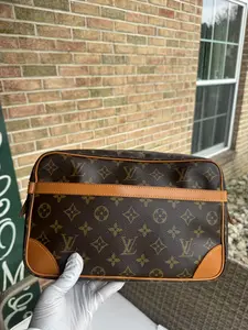 Pre-owned Louis Vuitton Canvas Clutches & Wristlets Compienge bag