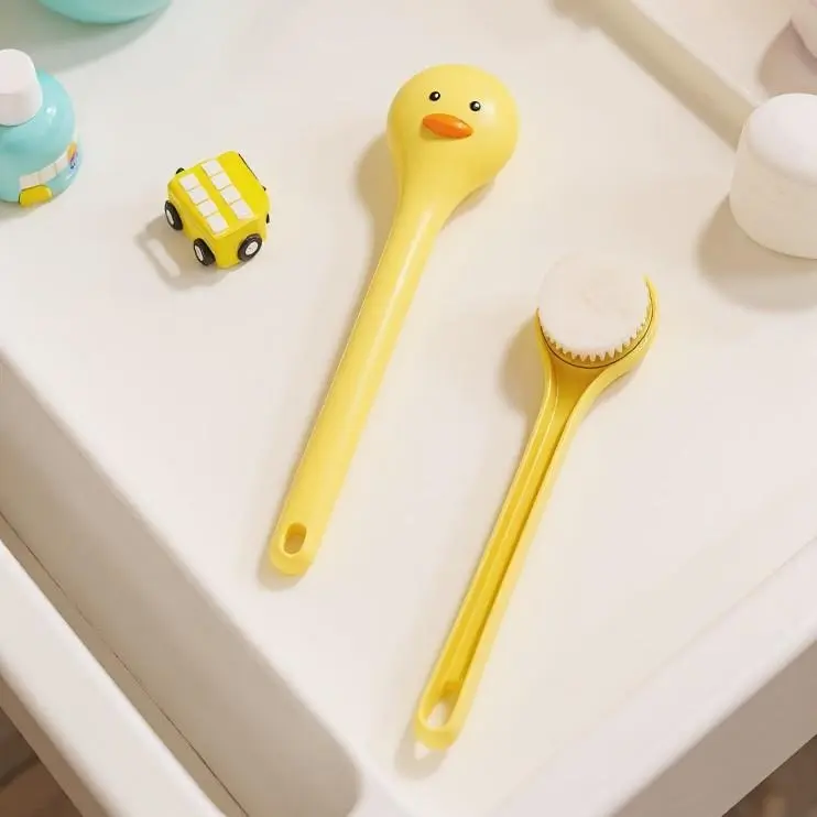 1PC Bath brush, rub back, no need for people. Long handle scrub brush, bath brush, soft bristled nylon scrub brush