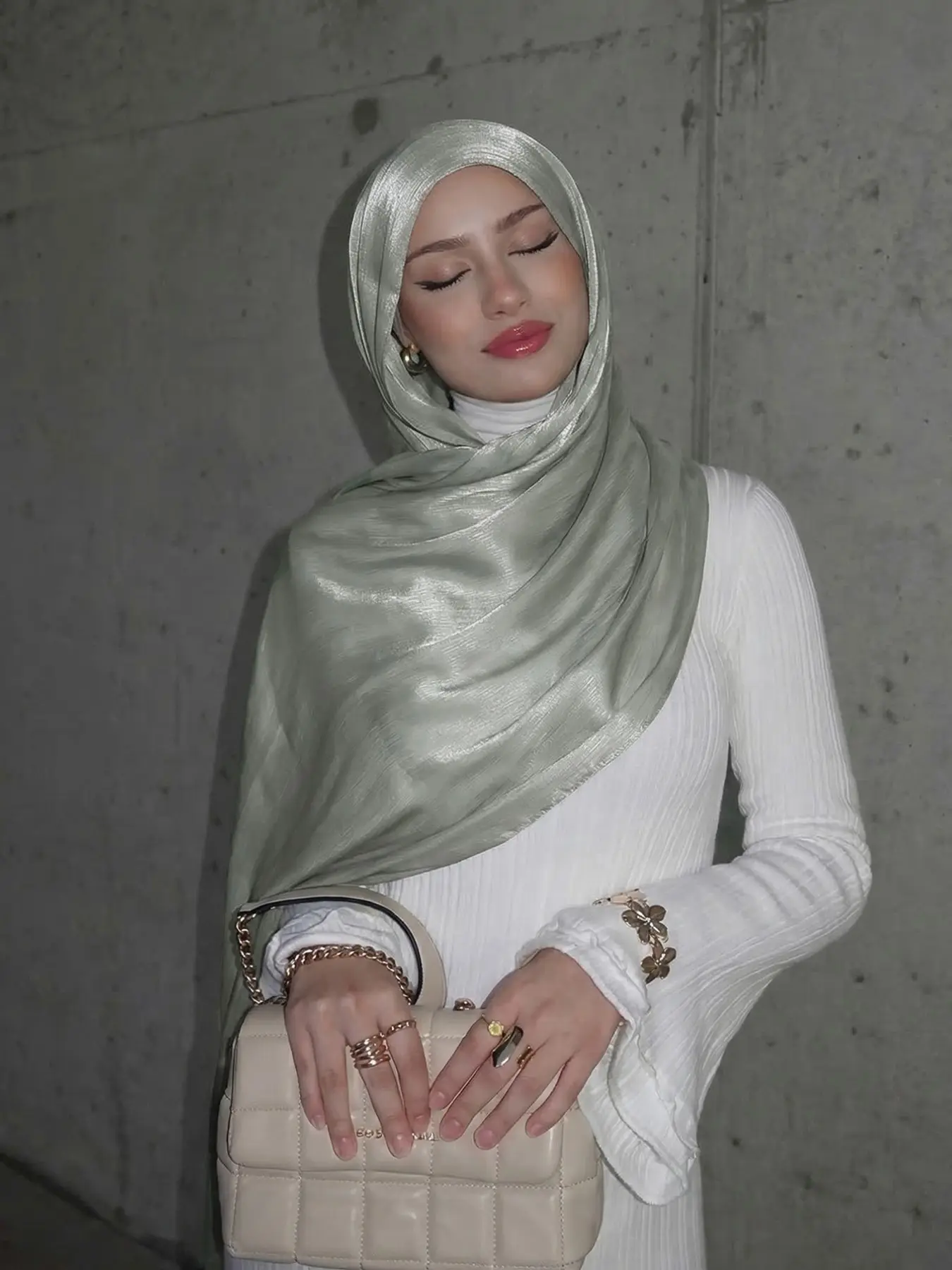 Women's Solid Pearl Finish Hijab Scarf, Elegant Glossy Shawl, Fashionable Versatile Muslim Headscarf, Commute Travel Decorative Wrap