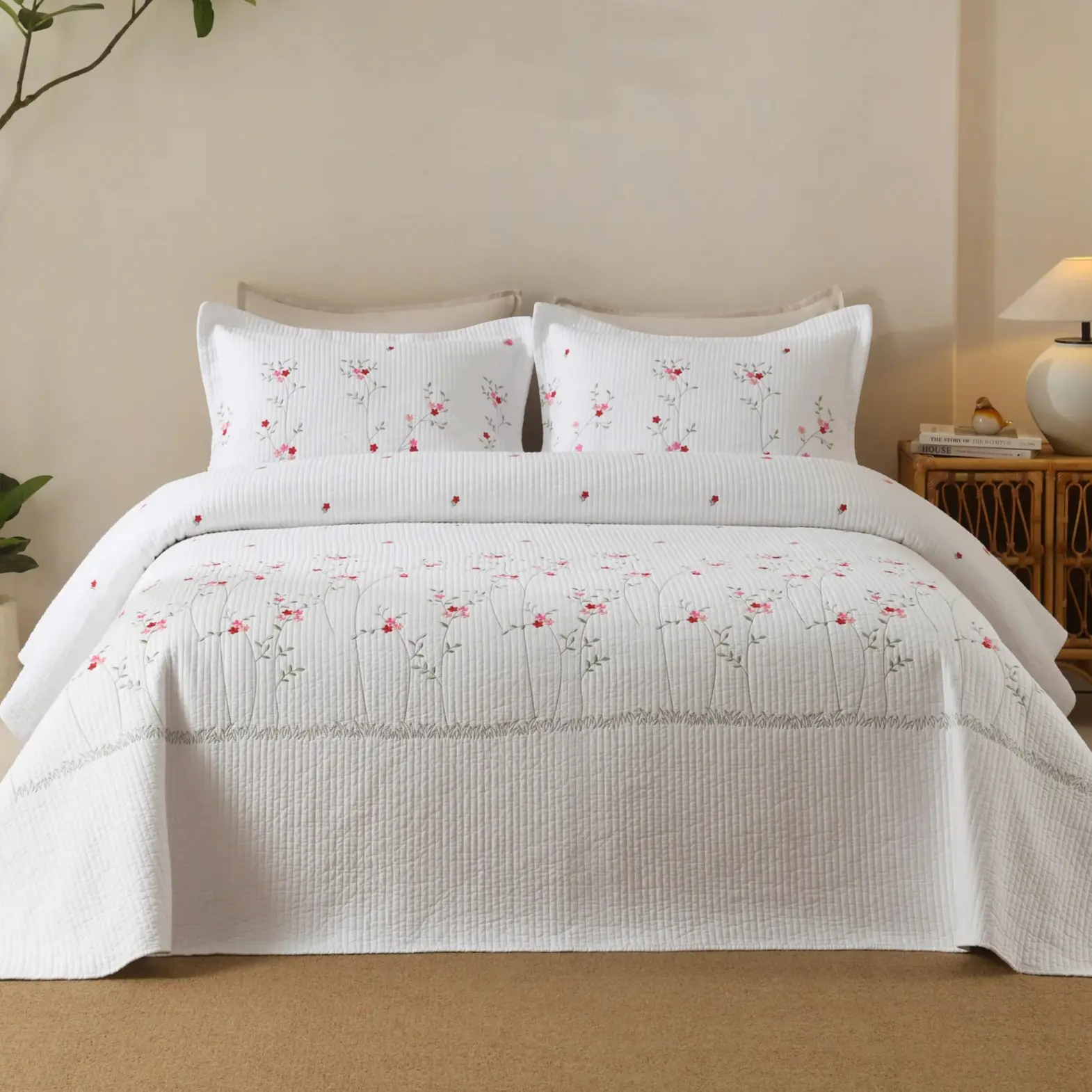 Queen 3-Piece 100% Cotton Quilt Set - Light Quilted Bedspread with Embroidered Florals, 20"x26" Shams, Wrinkle-Resistant, Classic Traditional Vine Design, All-Season Farmhouse Washed Bedding for Bedroom Decor