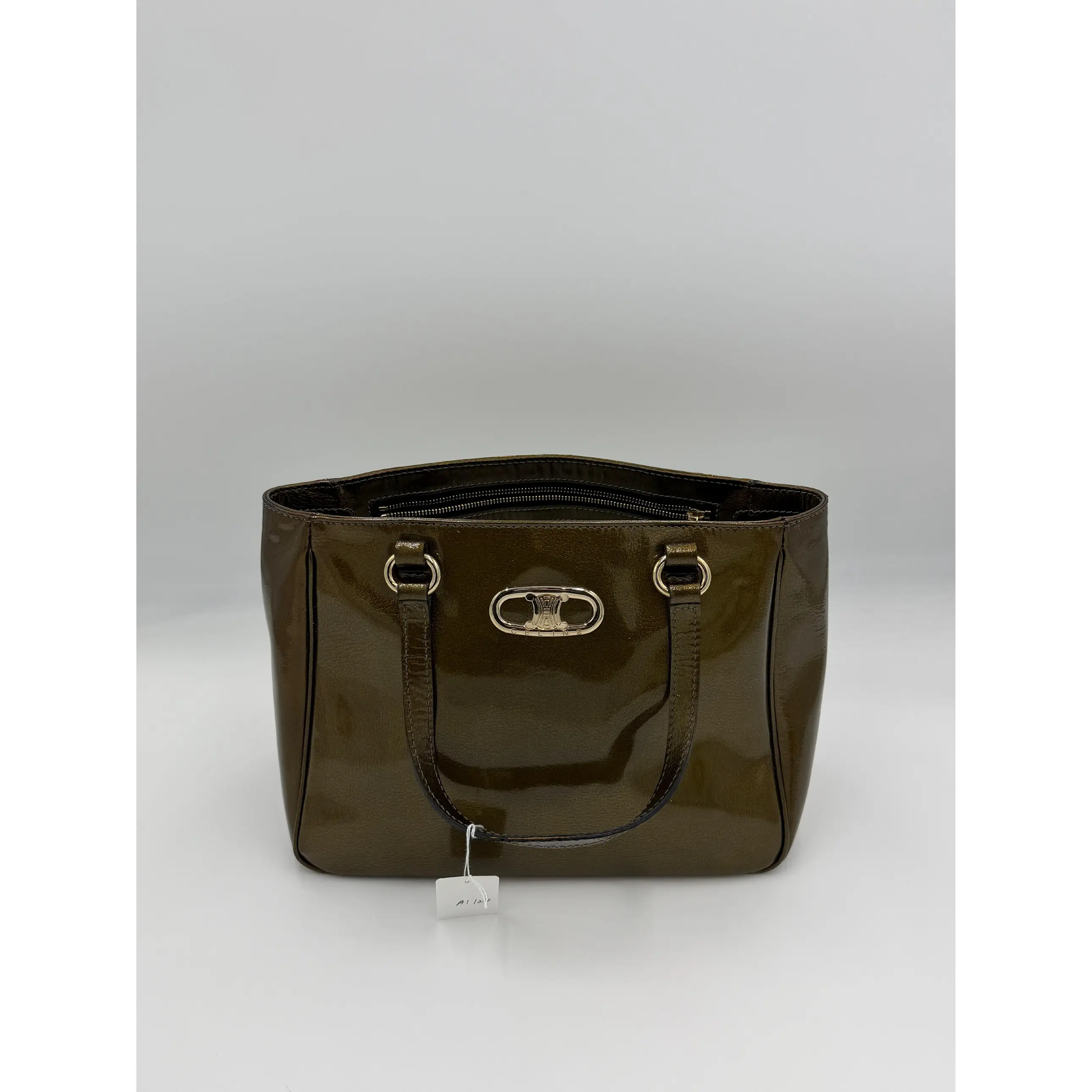 Pre-owned Leather Shoulder Bags Celine Triomphe Patent Handbag