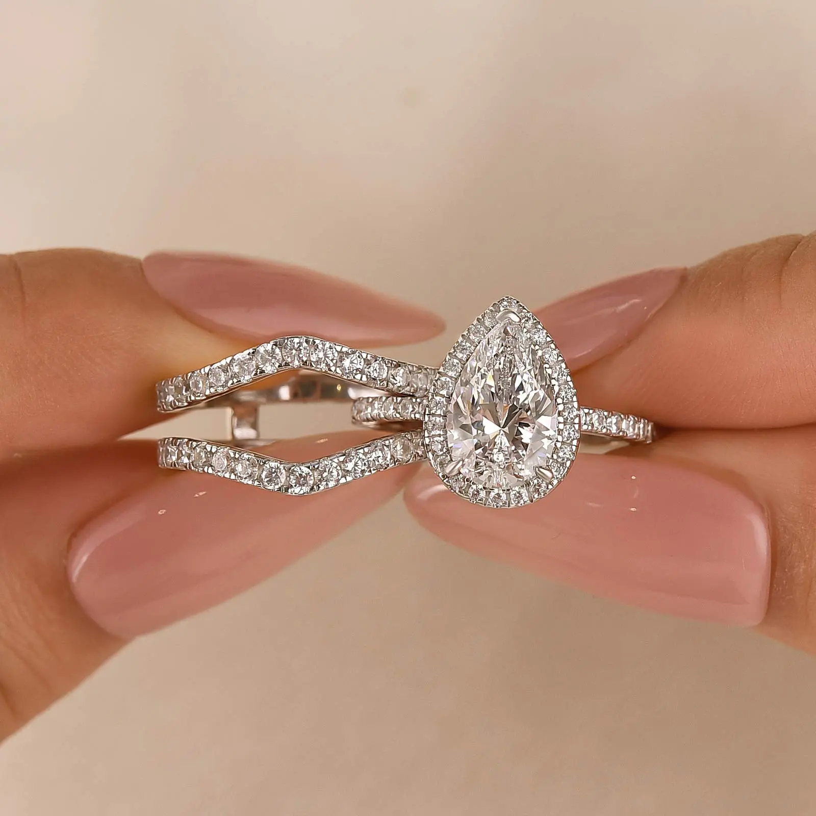 MAXINEJEWELRY 2-Piece 2.2ct Pear Cut CZ 5A Cubic Zirconia Insert Engagement Ring Set, Bridal Wedding Jewelry, Fashion Engagement Rings for Proposal, Anniversary