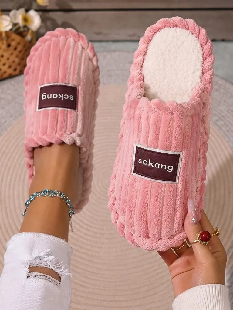Women's Fuzzy Slip-on Slippers Comfy Lightweight Indoor House Scuff Slippers Closed Toe Soft Memory Foam Shoes