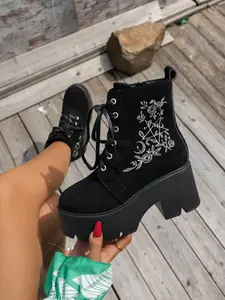 New Autumn Winter Star Moon Embroidery Thick Sole Boots for Women, Lace-Up Side Zip Short Boots, Gothic Style Casual Outerwear Shoes