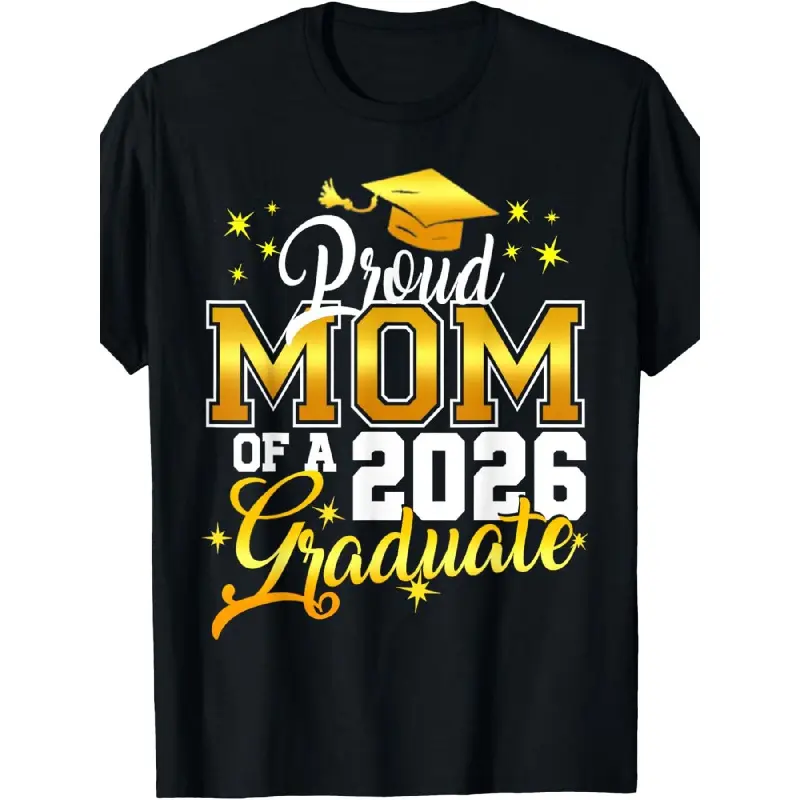 Menswear Top 2026 Graduate Proud Mom Print T-Shirt - Black Shortleeve, Golden Graduation Cap Pattern, Casual Oversized Round Neck Streetwear for Success Celebration