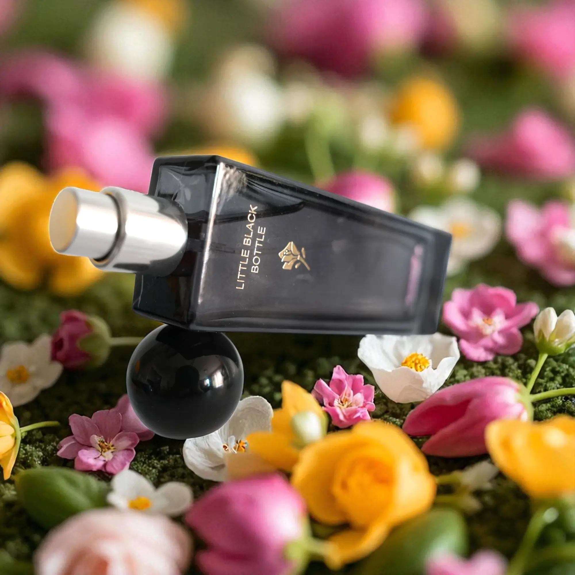 Long-Lasting Rose Perfume, Elegant Women's Fragrance Liquid Spray in a Luxurious Ebony Black Bottle, Ebony Perfume Bottle Women's Fragrance, Liquid Spraying Women's Fragrance