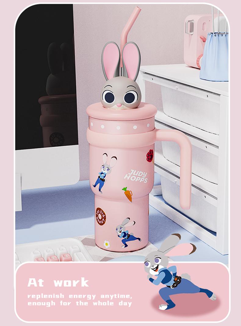Zootopia Nick & Judy Thermos with Collectible Figures on Lid – 700ml Insulated Travel Mug, Hot & Cold Beverage Cup for Fans Zootopia Nick & Judy Thermos with Collectible Figures on Lid – 700ml Insulated Travel Mug, Hot & Cold Beverage Cup for Fans
