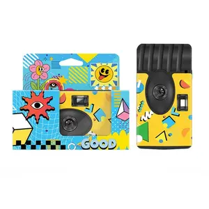 Retro Black and White Disposable Film Camera with 18 Shots No Flash for Sports Photography Classic Illustration Design