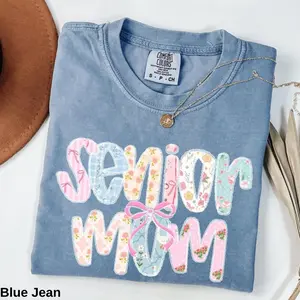 Comfort Colors Cute Senior Mom TShirt, Floral Preppy Graduation Tee, Class of 2026 Proud Mom Gift T-Shirt