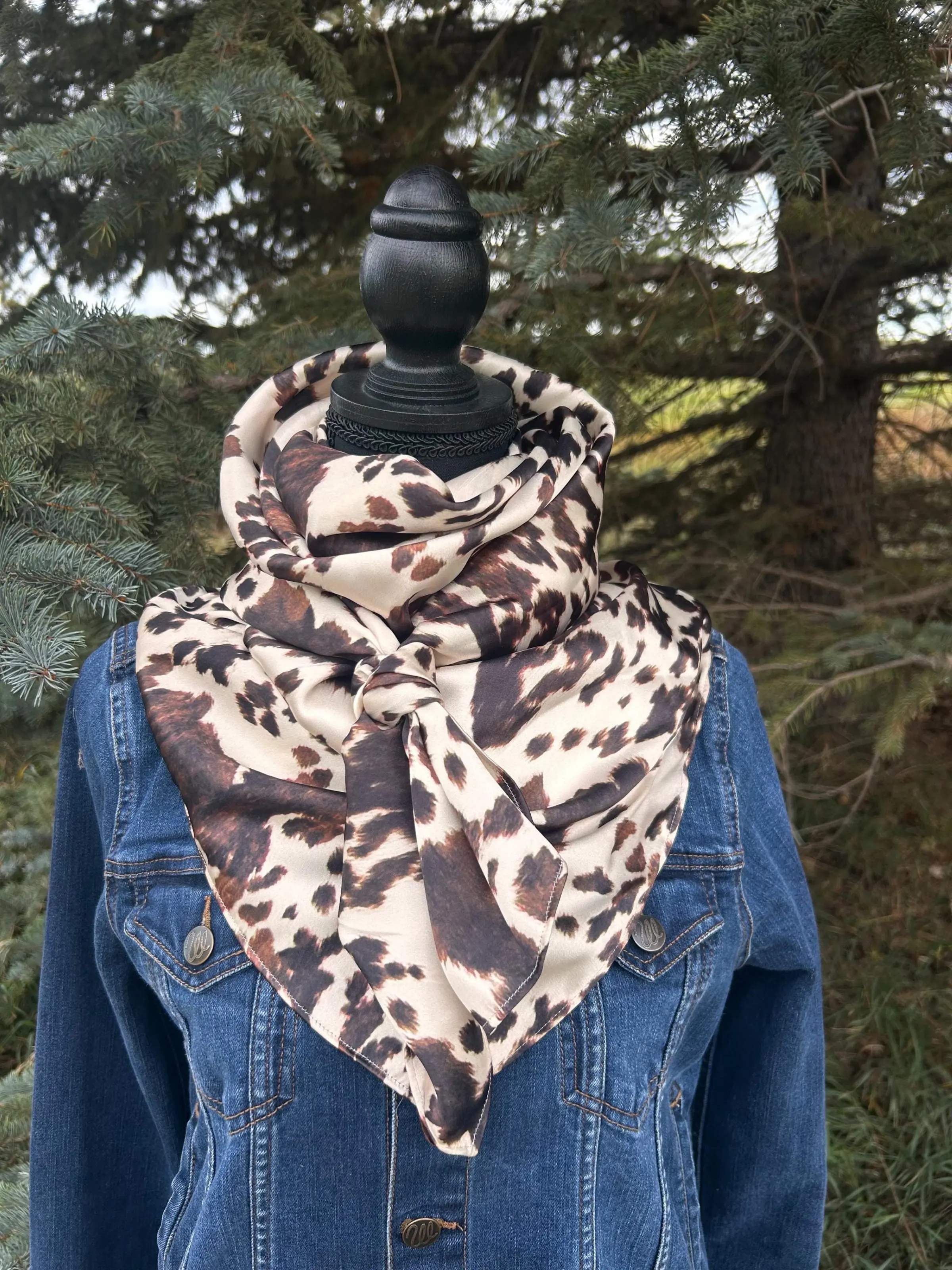 Cow Print Wildrag Satin Bandana Cowboy Scarf Western Style Ranch Wear Country Fashion Rodeo Accessory Square Neckerchief Equestrian Gear