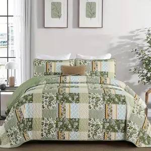 3pcs Green Quilt Set, Green Patchwork Plaid Printed Bedspread Coverlet Set, Soft Microfiber Boho Bedding Set with 1 Quilt 2 Pillowcases