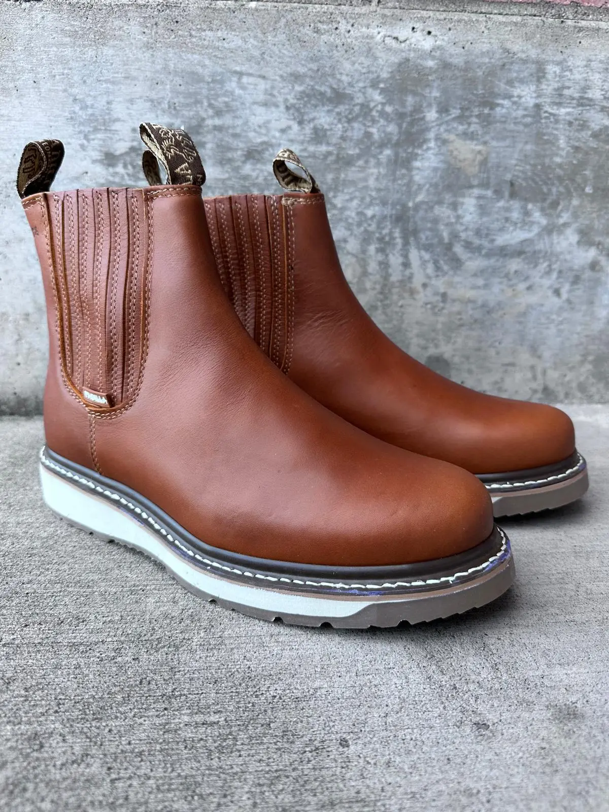 Padilla Brown Men's Boots - Round Toe Design for Men