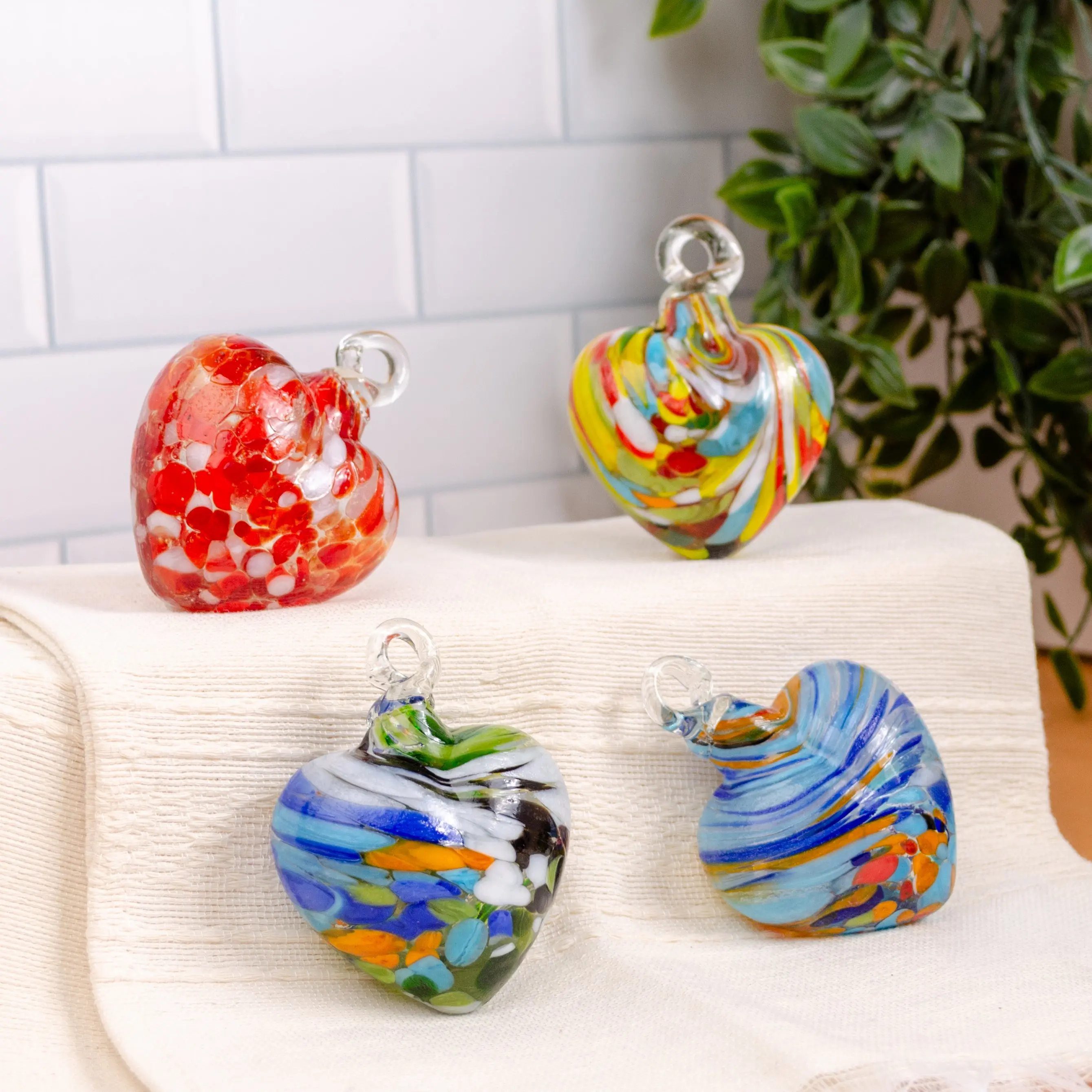 Tonalá Traditional Handmade Unique Speckled Random Pattern Blown Glass Hanging Heart Decor Ornament, Home Decor Collectible Gift for Home Display Supplies, Multicolor, Collectibles